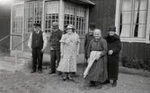 Bilden tagen vid Ledsjö ålderdomshem 1934.
Märta Olsson i ljus klänning.