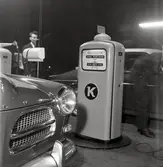 Bensinpriset = 74 öre per liter.