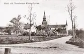 Varnhems Kyrkogata c:a 1910-15.
Nya träd har planterats, samma träd som står idag (1999).