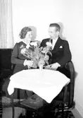 Bröllopsfoto 1940.
Signe och Gustav Jonsson.
Svägerska till fotografen.