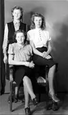 Syskonen Sköld.
Rut, Karin och Signe.