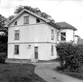 Skara. 
Kvarteret Jupiter nr. 5.
Bommagatan 10, gatuhuset, västra gaveln.