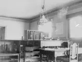 Skara.
Kvarteret Merkurius.
Skara Postkontor år 1897, interiör.

Repro: Ragnar Sigsjö, år 1975.