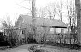 Skara. Kvarteret Rådhuset.Tomt 86, fotot taget från sydväst från Professorskan Hallanders tomt.