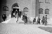 Skara.
Stadsträdgården.
Från de kungligas besök hos Västergötlands Museum i Skara den 10.5.1923.