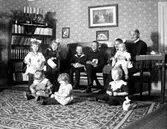 Clara Knape, farmor till Inga och Hans Knape.

Karin Bäckström f. 1880 drev fotoateljé på Vasagatan 5 i Töreboda. Hon tog över den av sin far Thure Bäckström, som hade etablerat firman 1886, och hon drev den mellan 1896 -1916.
Karin Bäckström gifte sig år 1917 med John Knape.