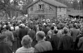 Thure Elgåsen. f. 26/6-1910. d. 6/9-1985. 
Tivedenkännare, konsthantverkare, scoutledare, hembygdsföreningsman. 

Övrig information se personarkiv i Västergötlands museum, Skara.