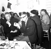 2002-07-03,AS. Thure Elgåsen. f. 26/6-1910. d. 6/9-1985. Tivedenkännare, konsthantverkare, scoutledare, hembygdsföreningsman. Övrig information se personarkiv i Västergötlands museum, Skara.