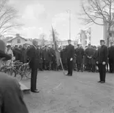 Skara läroverk.1:a majfirande, läroverket.
Uppvaktning för avgående och tillträdande lärare (1964?).