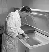 Skara. 
Seminstation, veterinär Ivar Dyrendahl 19/5 1959.