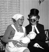 Skara. 
Möhippa på Järnvägshotellet 21.9.1964.