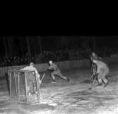 Skara. Ishockey: Invigning av Petersburgsbanan 1953.