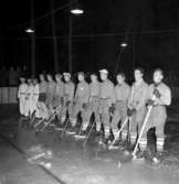 Skara. Ishockey: Invigning av Petersburgsbanan 1953.