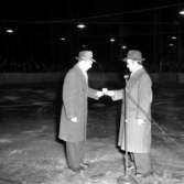 Skara. Ishockey: Invigning av Petersburgsbanan 1953.

Foto: Stig Rehn 5. (?).