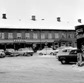 Skara. Fisktorget 1958.

FISKTORGET = Hötorget.