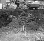 Skara. Marumsgatan. Zettervallska huset, grävning för nybygge 1963.
