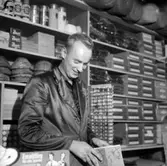 Företag och företagare. 
Cykel- och sporthandlare Eric Johanssons son, Börje, 1958.