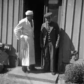 Nya Konditoriet.
Konditor Thure Svensson och svågern Erik Rådmark, 1942.