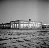 Ford.
Dahlbergs Bilaffär vid Axvallagatan,
1954.
Numera Skara Brandstation