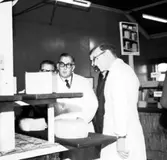 Skara. Mejeriförbundets smör och ostmässa 1962 i Teaterhuset.