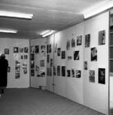 Skara. 
Skara fotoklubbs jubileums-utställning i f. d. Josef Johanssons bilförsäljnings lokaler. 4-11 november 1959. 
15-års jubileum.