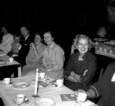 Skara köpmannaförenings ungdomsavdelnings Luciafest 1950.
Elsi Axelsson, Inger Andersson.