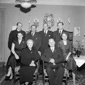 Hemma hos plåtslagarmästare Karl Grönlund. 
På sonen Svens 40-årsdag 9/4 1956. Stående från vänster Åke, Sven, Karl-Magnus och Anders. Sittande Brita, Anna, Karl och Rut.