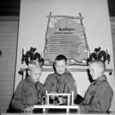 Skara Missionsförsamlings Scouter.
Från vänster Sune Johansson, Per Wissinig, okänd.
Oktober, 1959.