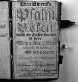 I Västergötlands museums samlingar.