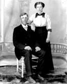 Ateljé. Par.Fotograf:Ellen Kock? Axel Lundbäck m.fl.Gullspångssamlingen.Bilder från Gullspång med omnejd.