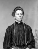 Ateljé.Dam.Fotograf: Ellen Kock? Axel Lundbäck m.fl.Gullspångssamlingen.Bilder från Gullspång med omnejd.