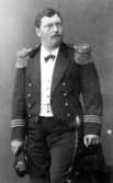 Anders Herman Christensson.
Född i Asmundtorp, Skåne 1859.
2:e stadsläkare och bataljonsläkare, boende i Skara.