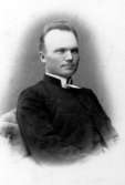 Lars Tofft, Slöta.

Lars Tofft.
Född 1853 i Bärebergs sn.
Var 1890 pastorsadjunkt i Skövde.
Var 1900 komminister i Lidköping.
Död 1931 i Enskede.