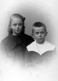 Dagmar och Fredrik Åberg.

Hildur Westerberg drev fotoateljé i Katrineholm. Firman etablerades 1896.