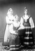 Systrarna Alma Andrsson, Stina Berglund, Sofi Modin.