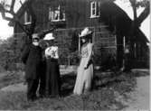 Karl Gustaf Bobeck med fru Regina född Kylberg, samt Ester Sofia Bobeck.