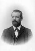 Björnberg Emil.

Charlotte Hermanson, f. 1852, drev fotoateljé på Torggatan 47 i Skara under åren 1885-1916. Filial i Lundsbrunn.