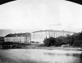 Lidköping. Stadshotellet, I byggnaden till vänster den om inhyrda telegrafen.