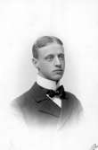 Viktor Carlén-Wendels.

Charlotte Hermanson, f. 1852, drev fotoateljé på Torggatan 47 i Skara under åren 1885-1916. Filial i Lundsbrunn.