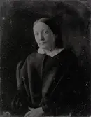 Ambrotyp.
Monterad i ett album. 
Tillhör en samling fotografier framställda av Nils Edvard Forssell, professor och föreståndare för Veterinärinrättningen i Skara.
Född 1821, död 1883.