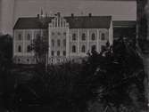 Det nybyggda biblioteket i Skara. 1860-tal.