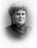 Agnes de Frumeries samling, Danderyd.

Selma Jacobsson drev fotoateljé på Fredsgatan 15 i Stockholm. Firman etablerades 1872. Hovfotograf 1899.