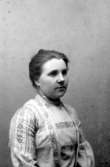 Okänd.

Charlotte Hermanson, f. 1852, drev fotoateljé på Torggatan 47 i Skara under åren 1885-1916. Filial i Lundsbrunn.