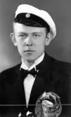 Erik Dahlbäck, 1939. Fil. stud., Lund. 
Son till Borgmästare Oscar Dahlbäck, Jönköping.