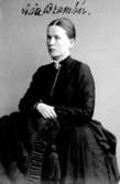 Ada Brambér.

Charlotte Hermanson, f. 1852, drev fotoateljé på Torggatan 47 i Skara under åren 1885-1916. Filial i Lundsbrunn.