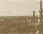 Vy över Kalmar från Domkyrkans tak.
Foto taget den 14 april 1912.
