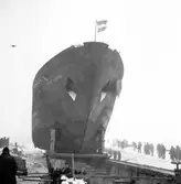 År 1966. Gävle Varv. Sjösättningen av 