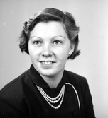 Margit Holmqvist, Enbo. Foto i februari 1952.