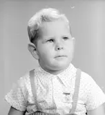 Pojken Larsson. Foto i september 1950.

