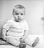 Spädbarnet, Torsten Persson, oktober, 1944.